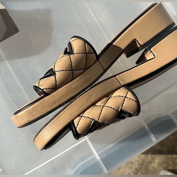SOLD Chanel Leather Sandals Beige Black - Picture 4 of 8
